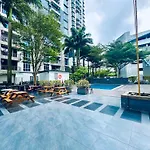 Johor Big & Cozy Home, Easy Parking, 2Rooms, Fast Wifi