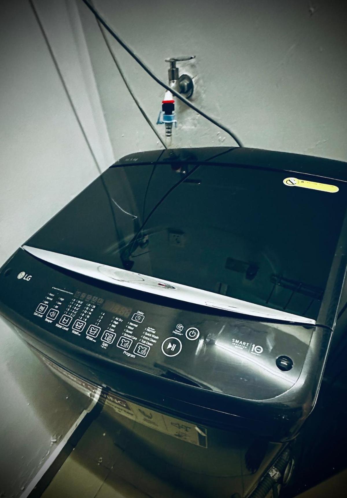 Johor Big & Cozy Home, Easy Parking, 2rooms, Fast Wifi * Johor Bahru