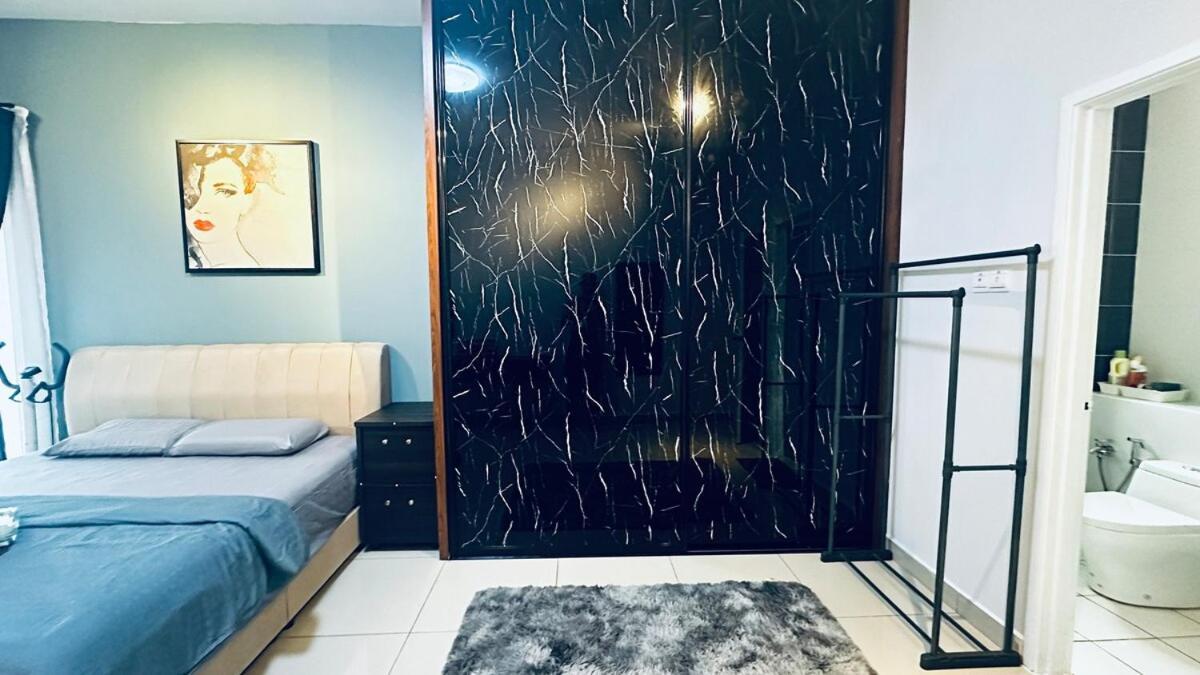 Johor Big & Cozy Home, Easy Parking, 2rooms, Fast Wifi Johor Bahru
