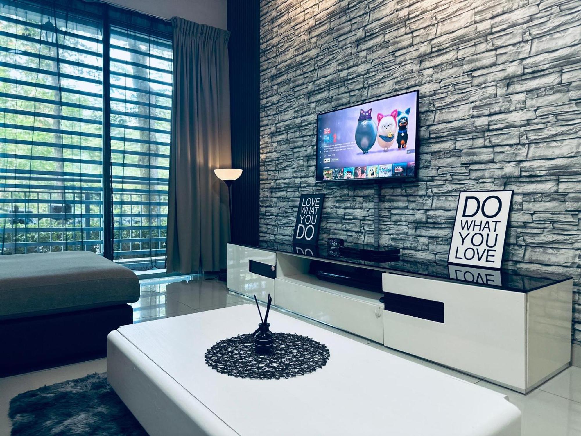 Johor Big & Cozy Home, Easy Parking, 2rooms, Fast Wifi Pangsapuri *
