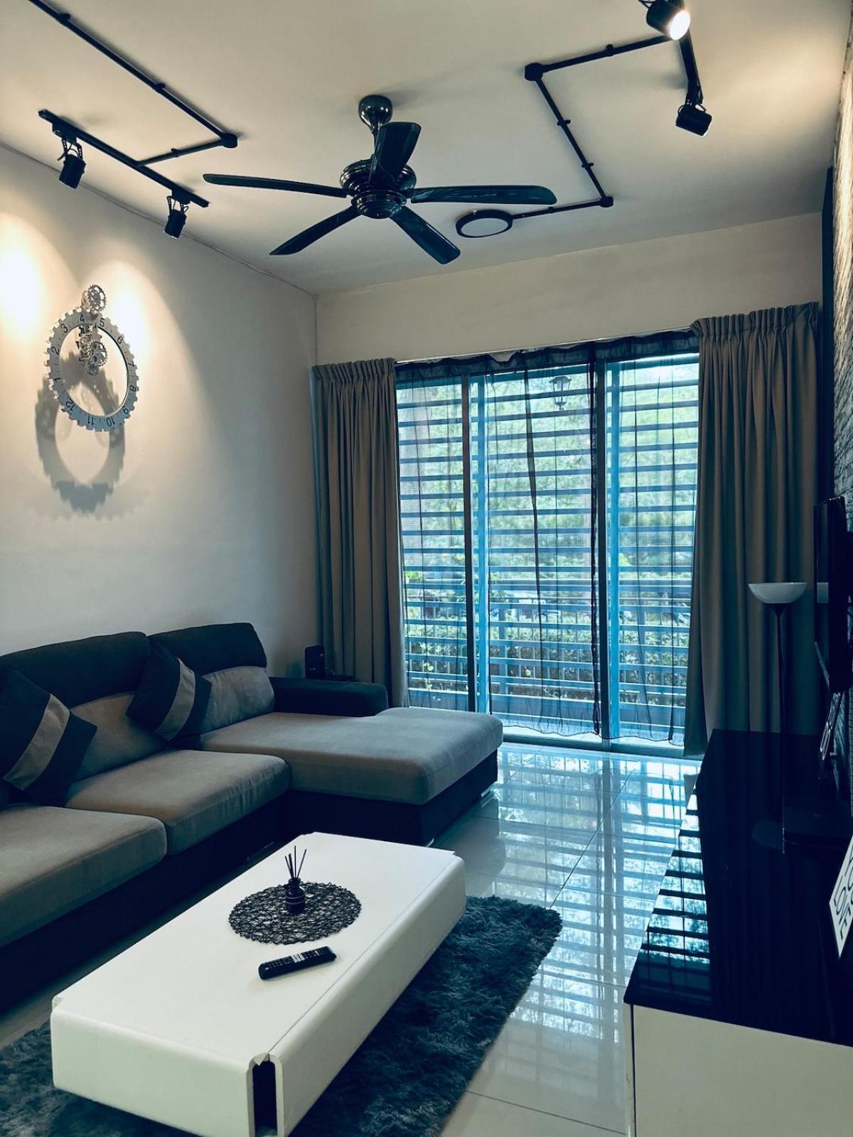 Johor Big & Cozy Home, Easy Parking, 2rooms, Fast Wifi